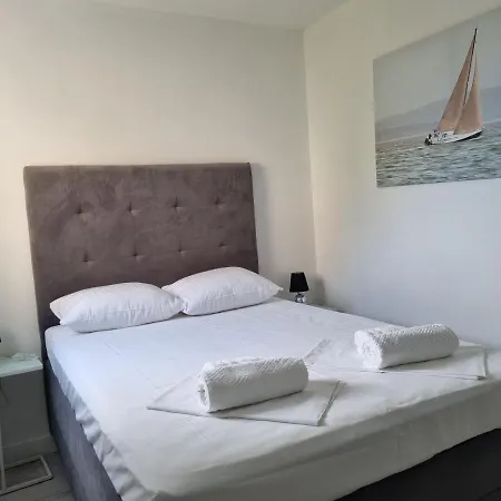 Anamaria Apartament *
